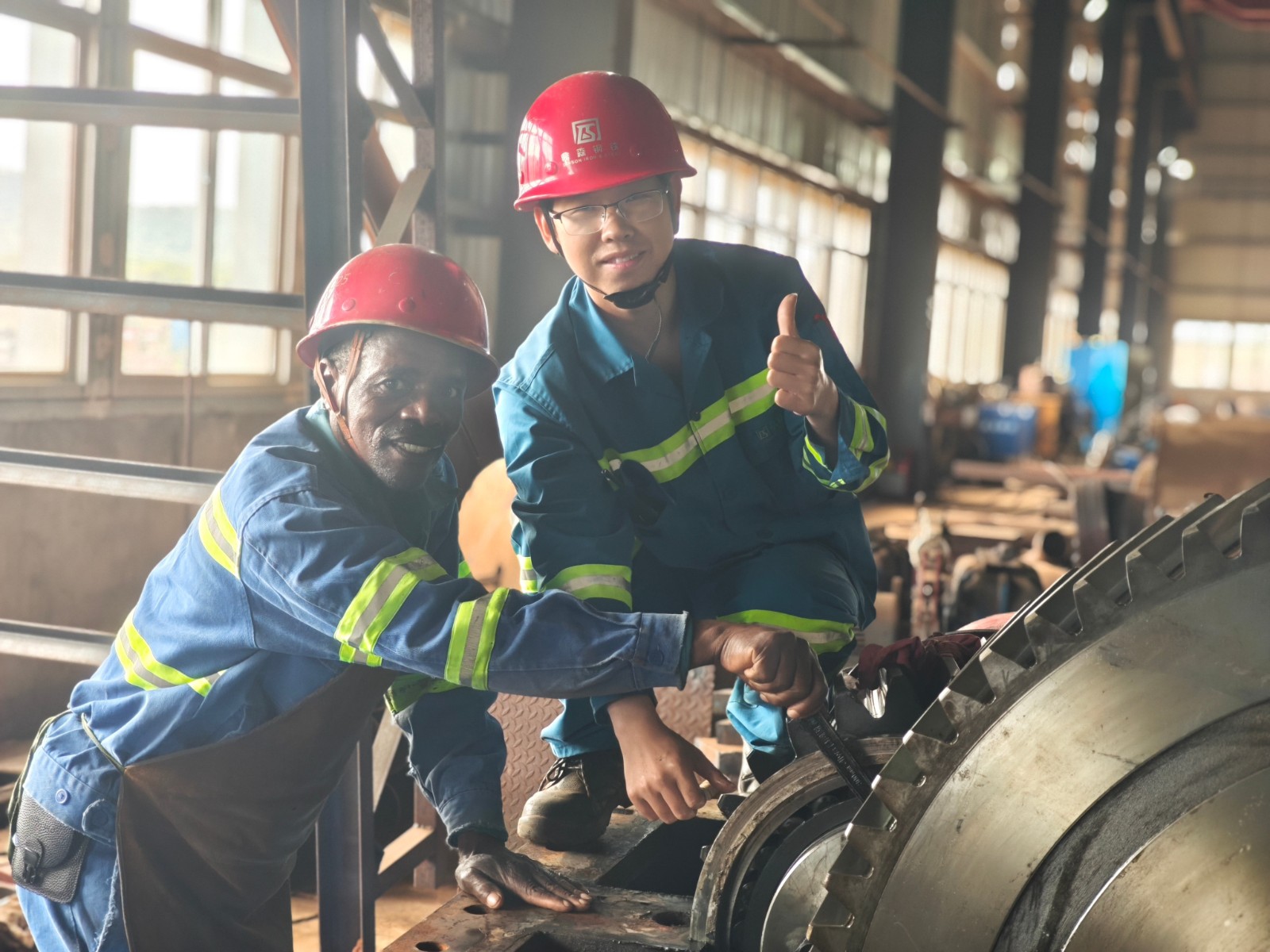 钢铁丛林的医者——写给中国机修工